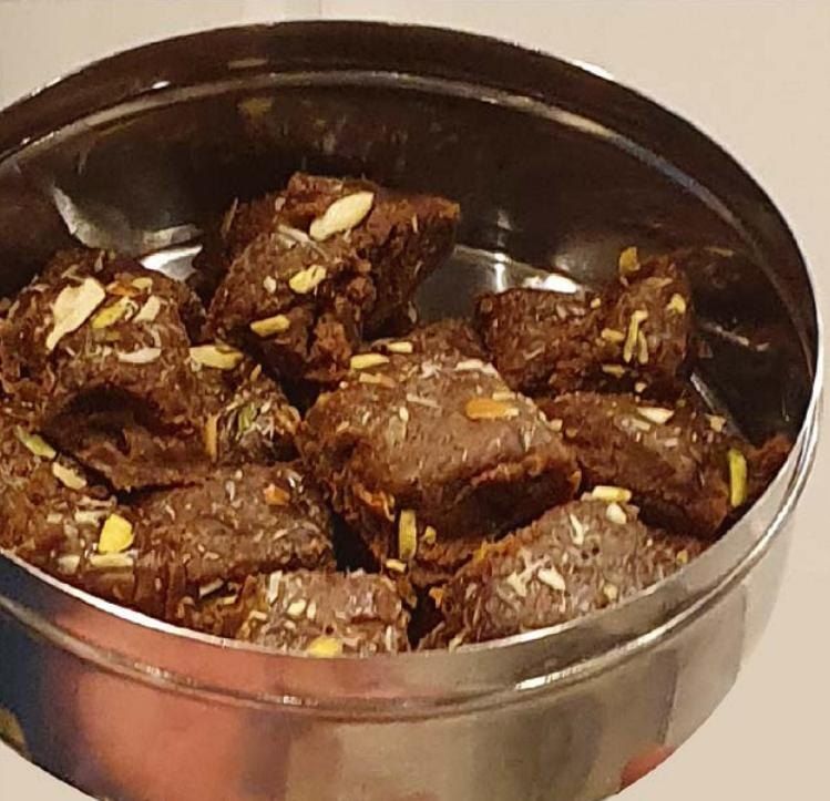 Fudgy Besan Ladoo